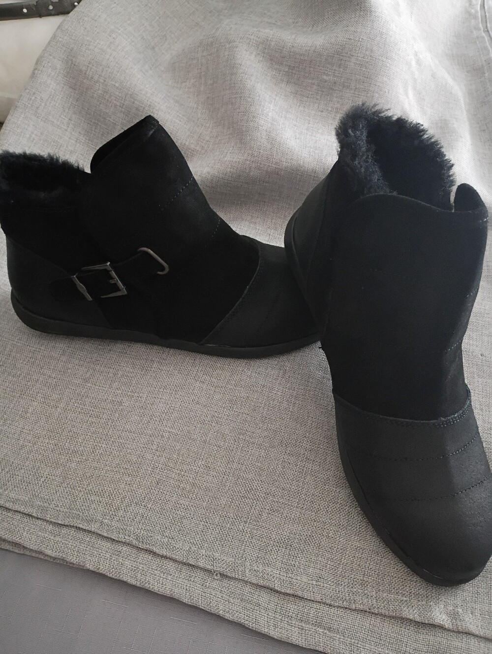 EMU Australia Women's Black 100 % Sheep Merino Wool Fur Ankle Boots